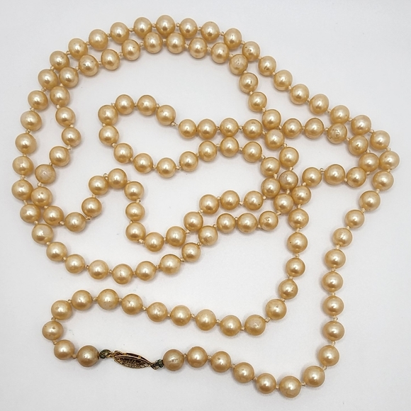 Sophisticated Vintage 1940s GSilver Pearl Necklace. 26" - Picture 3 of 4